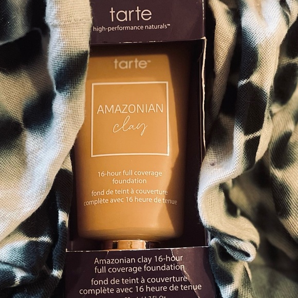 SOLD!!! Tarte medium TAN honey foundation NWT - Picture 2 of 5